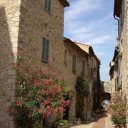 Apartment Duplex Dans Maison De Village La Turbie